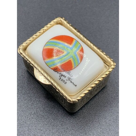 Limoge France Pill Box Sinclair Signed Hand Painted Collectible Trinket Box Gold - Picture 2 of 7